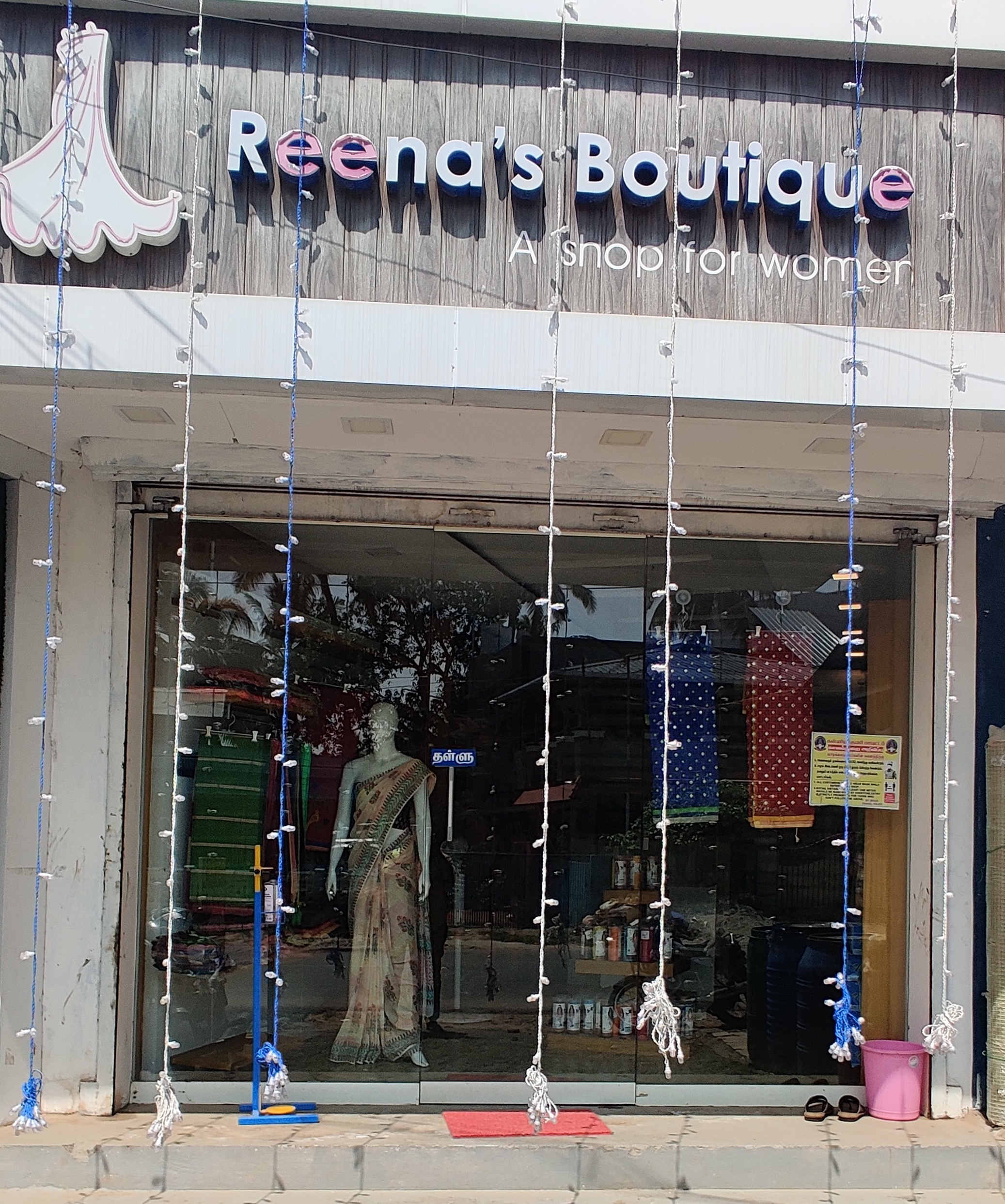 REENA BOUTIQUE